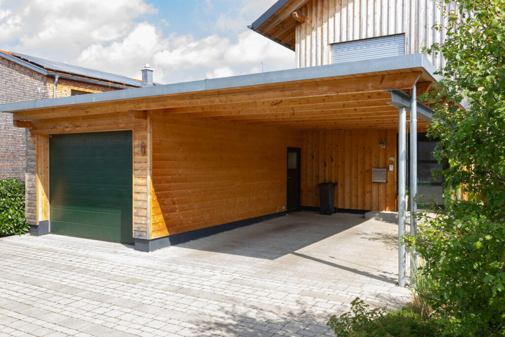 Holz Carport bauen in Friedrichshafen
